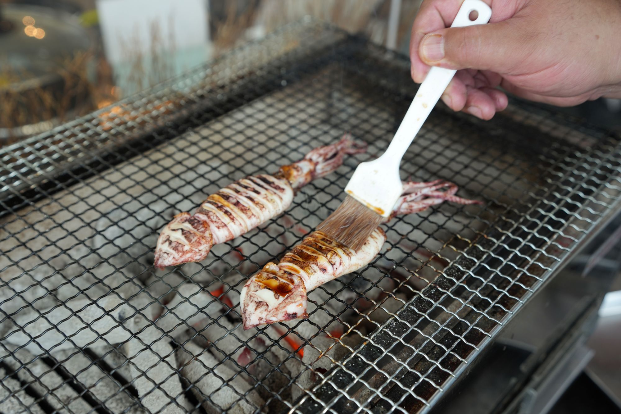 朝市の海鮮をホテルで炉端焼きに！「旬の海鮮ガチャプラン」