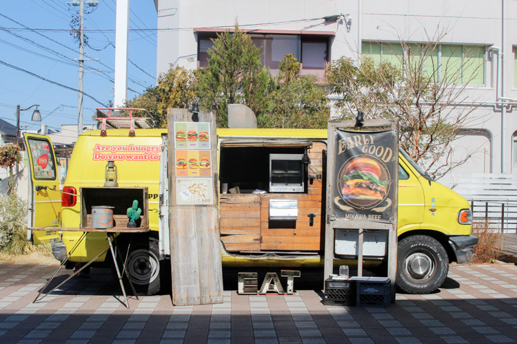 「仲間が集まる場所を作りたい」ハンバーガーと共に偶然を楽しむキッチンカー 