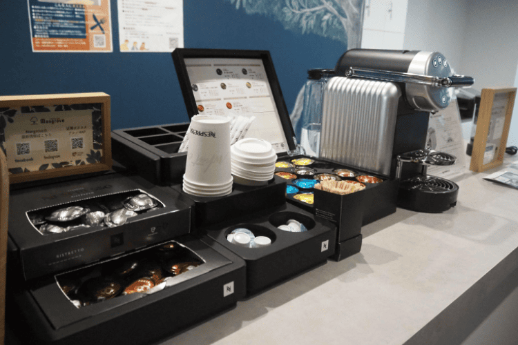 交流をサポートする、無料ドリンクサービスも