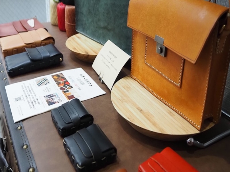  ワークショップで制作体験ができる革製品 