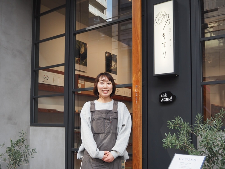 「カキモリ」の店長、山﨑さん 