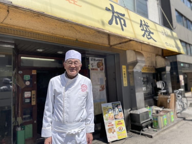 「中国料理 布袋」の産みの親である、会長の佐藤さん 