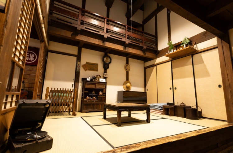 昔ながらの和室で出会う、あたたかい博多張子の手仕事体験 