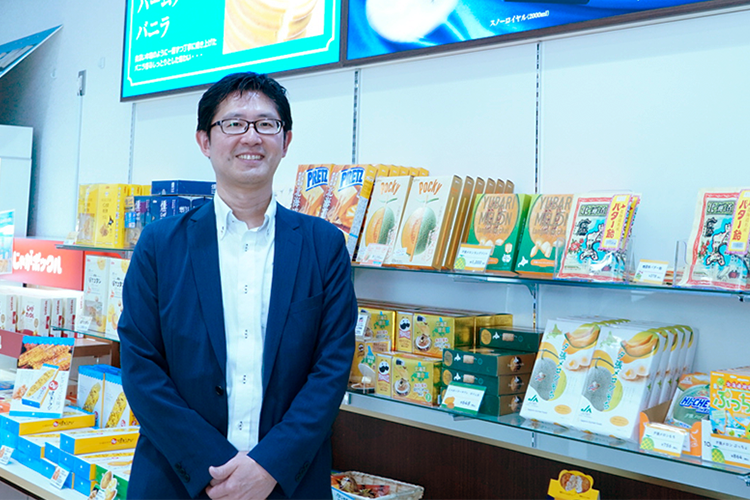 幅広い層のお客さまに足を運んでもらえるよう、日々尽力する石橋さん