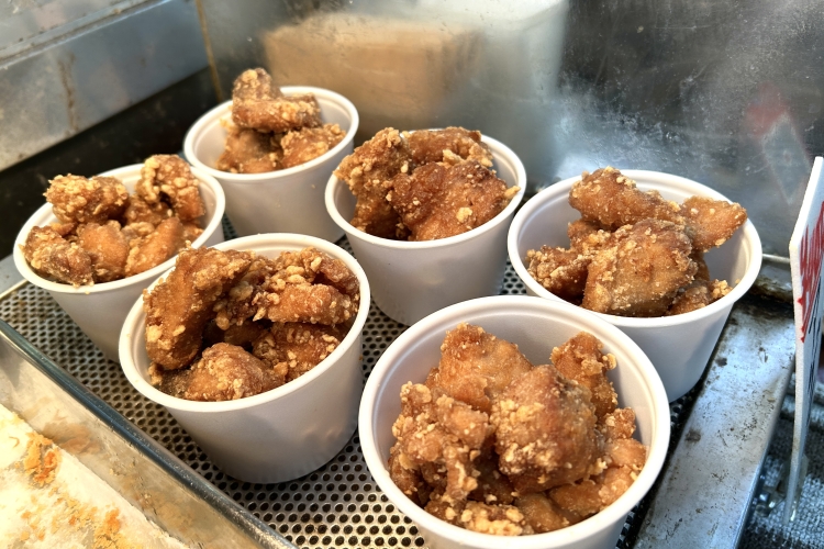 ご飯のお供にも、酒のツマミにぴったりの「アゲマグロ」